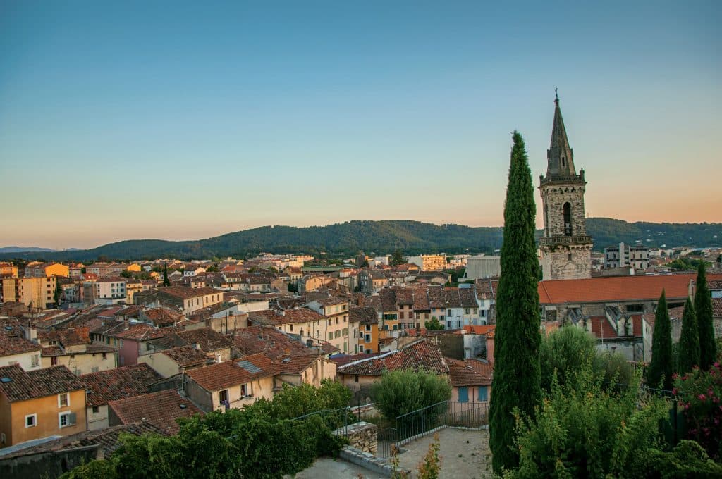 Ville de draguignan près du camping le sellig